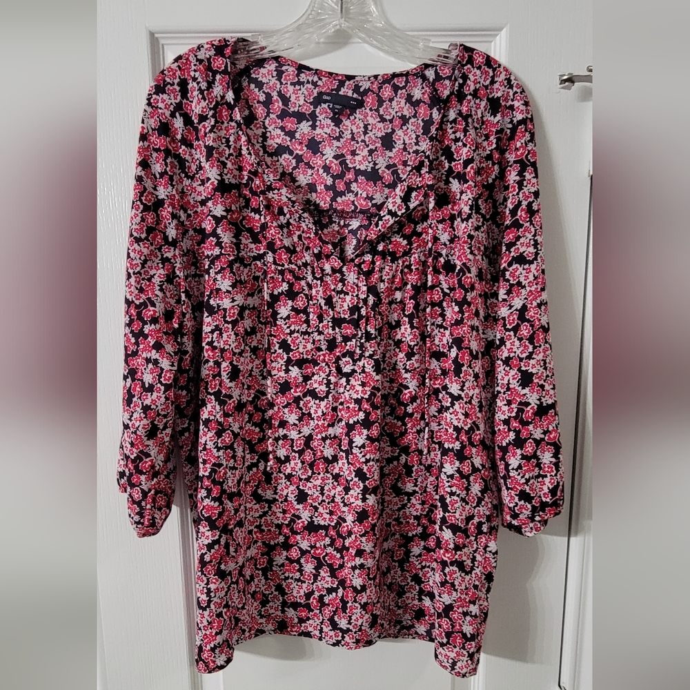 EUC Like New - XL Gap Blouse. Boho style with pink and white floral. Relaxed fit